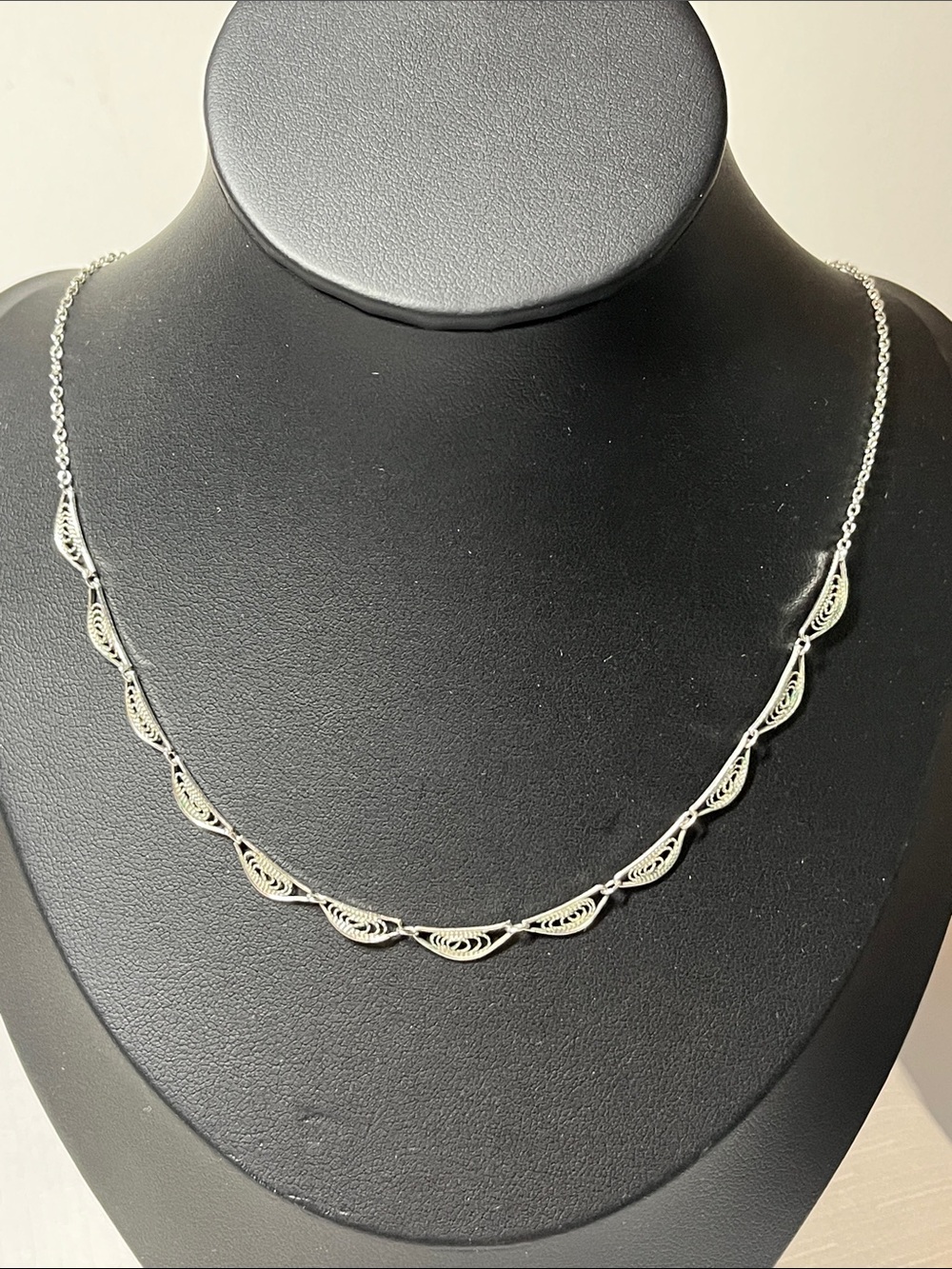 Vintage Elegant Silver Filigree Link Necklace - Simple. Striking. Layer